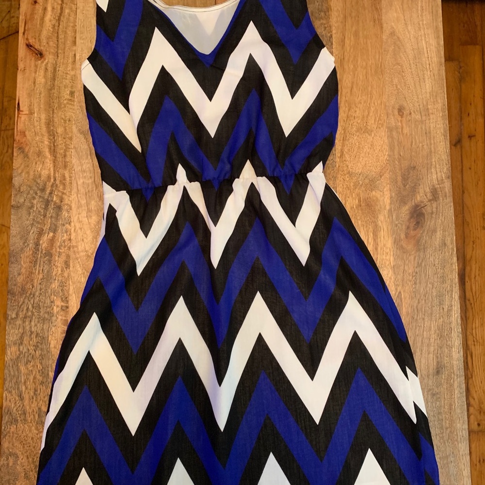 41 Hawthorn chevron dress - Picture 2 of 2